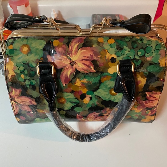 Purse - Picture 2 of 3